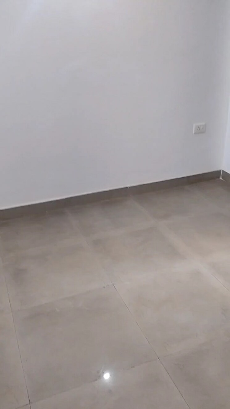 Room, supertech-cape-town 3 Bedroom 1295 Sq.Ft. Apartment In Sector 74 Noida 9480923