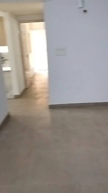 Room in 3 BHK Apartment at Supertech Cape Town, Sector 74 – for Rent