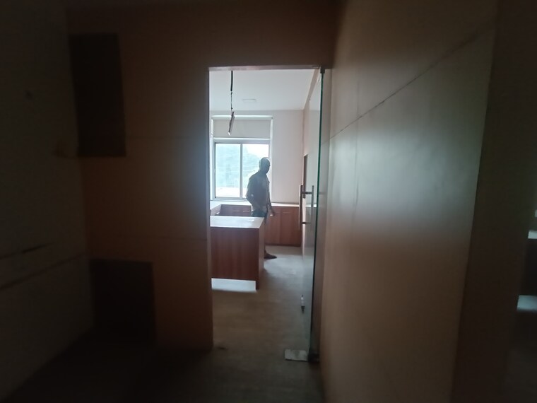 Room, exhibition road Commercial Office Space 800 Sq.Ft. In Exhibition Road Patna 9480937