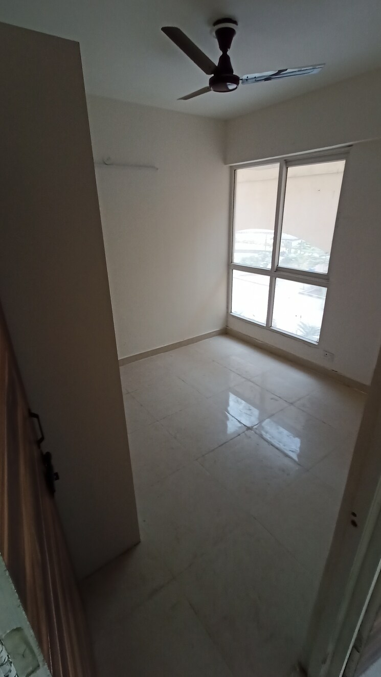 Room, signature-global-prime 2 Bedroom 573 Sq.Ft. Apartment In Sector 63a Gurgaon 9480973