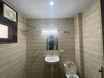 Bathroom in 1 BHK Builder Floor at Greenwood City, Sector 40 – for Rent
