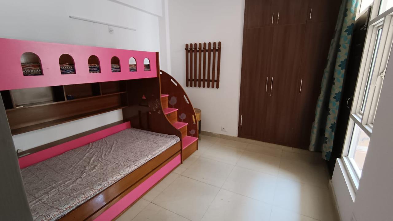 2 BHK Apartment For Rent in Supertech Cape Town