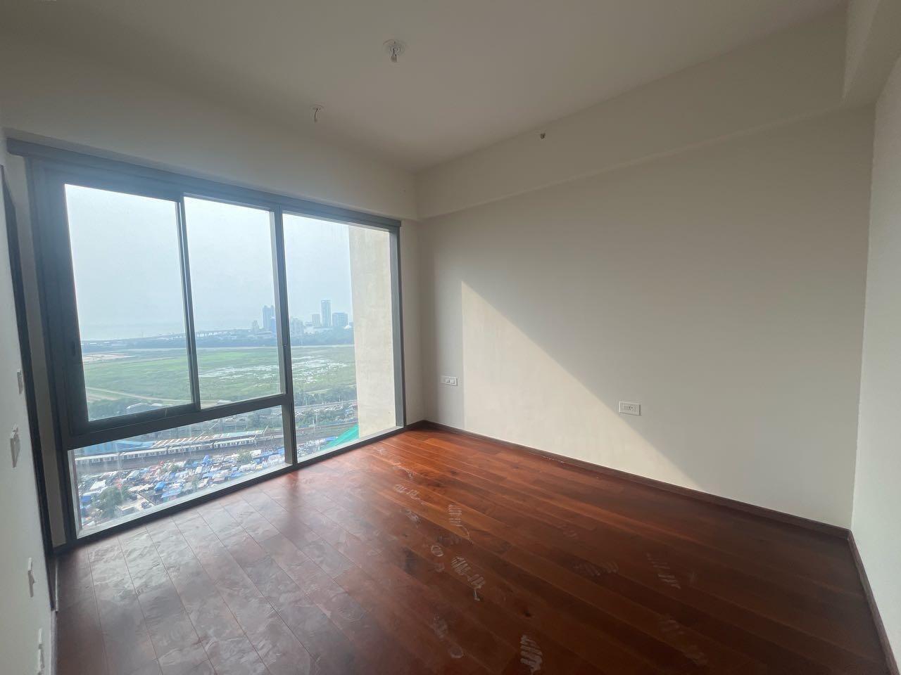 3 BHK + Servant Room Apartment For Rent in Piramal Mahalaxmi