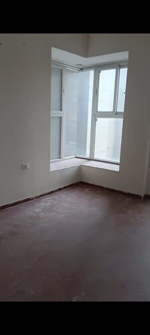 Room in 3 BHK Apartment at Shri Radha Sky Gardens, Sector 16b Greater Noida – for Rent