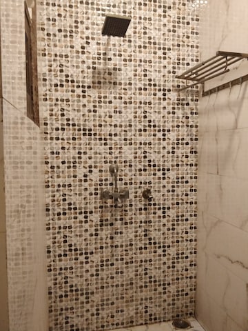  3 BHK Builder Floor at Green Fields Colony – for Sale