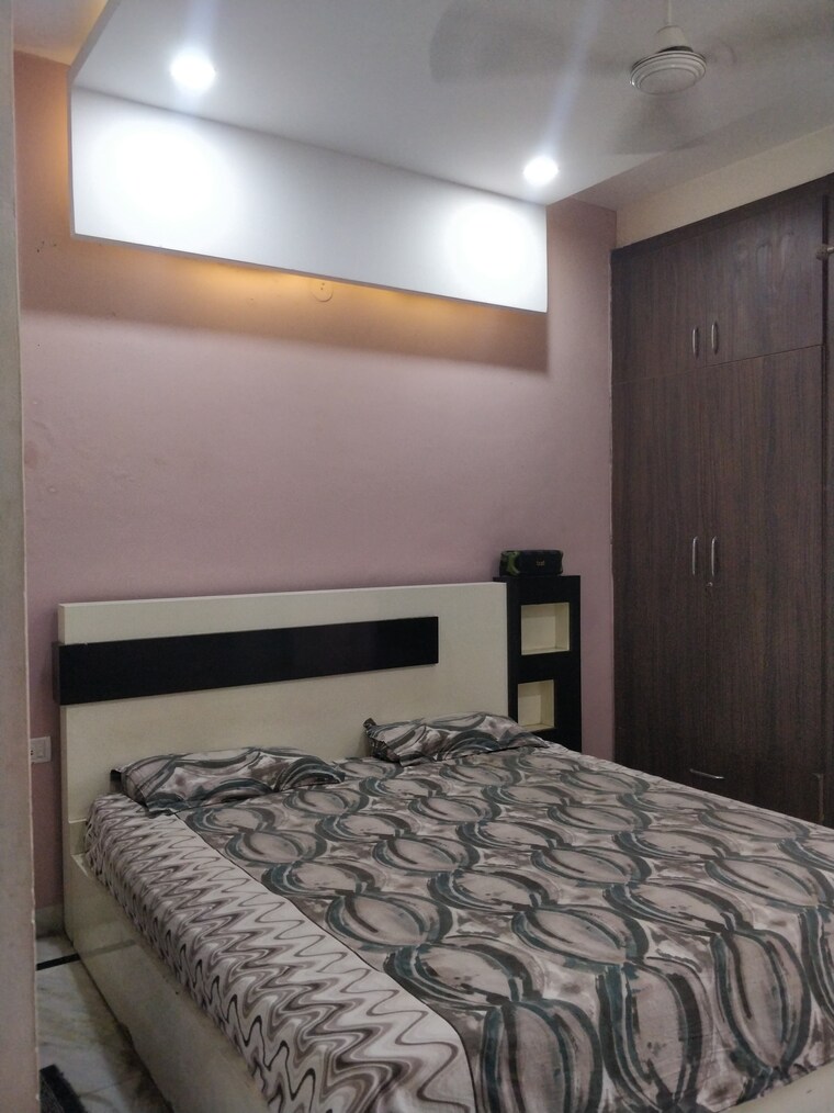 Bedroom, green fields colony 3 Bedroom 1800 Sq.Ft. Builder Floor In Green Fields Colony Faridabad 9481028