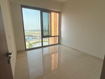 Room in 3 BHK Apartment at Piramal Mahalaxmi, Mahalaxmi – for Rent