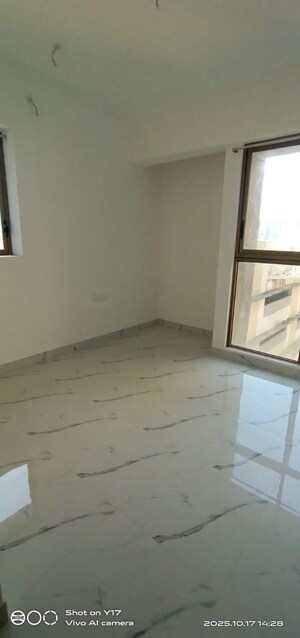 Room in 2 BHK Apartment at Narang Rozanne by Courtyard, Pokhran Road No Two – for Rent