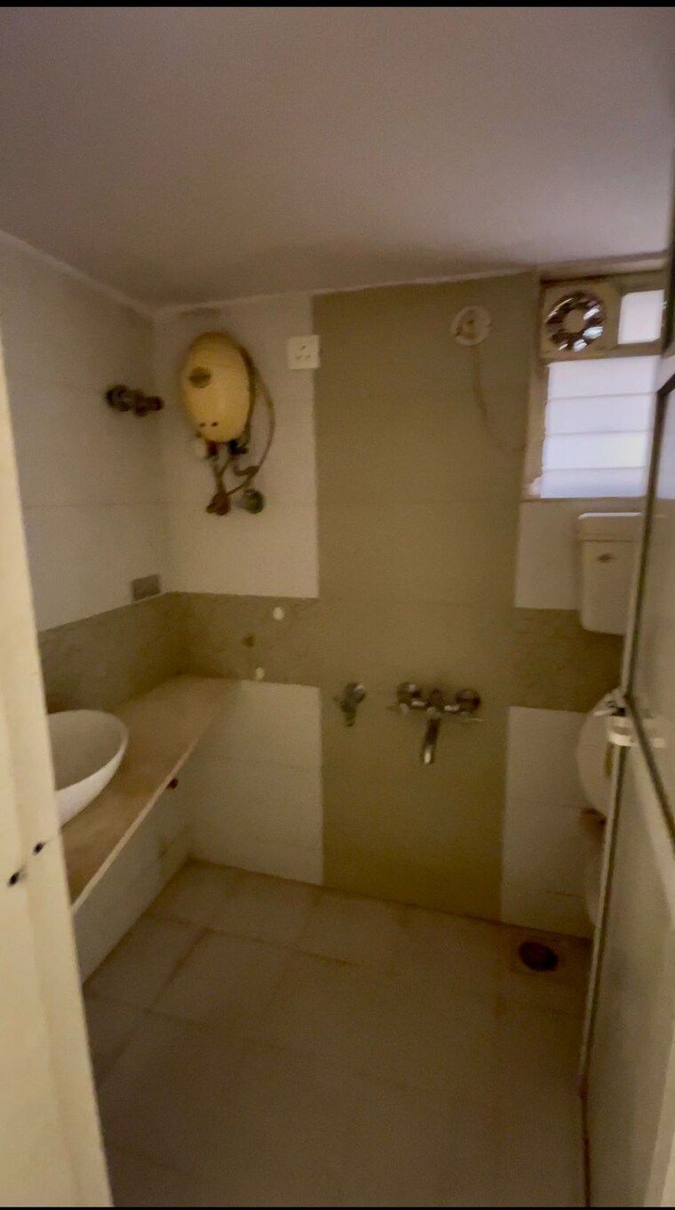 Bathroom, poonam-estate-cluster-i 1 Bedroom 469 Sq.Ft. Apartment In Mira Road Thane 9481008