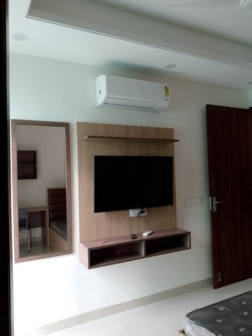 Furnished Amenities in 1 BHK Builder Floor at M3M Atrium, Sector 57 – for Rent