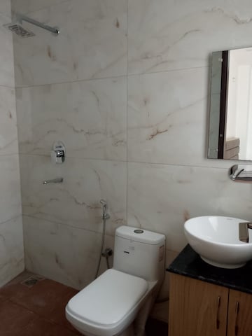 Bathroom in 1 BHK Builder Floor at M3M Atrium, Sector 57 – for Rent