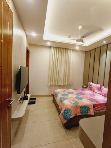 Bedroom in 5 BHK Villa at Samiah Media Village, Phi Iv Greater Noida – for Rent