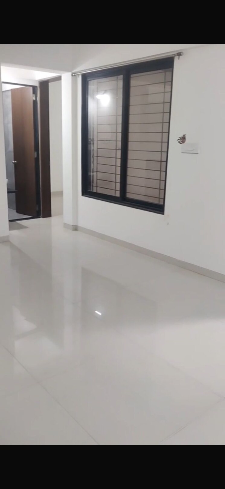 Room, swojas-suman 2 Bedroom 1100 Sq.Ft. Apartment In Law College Road Pune 9481164