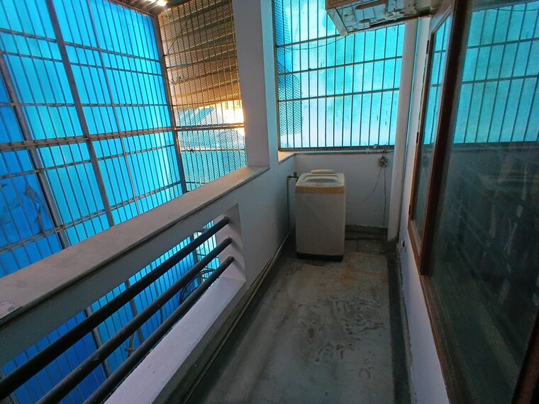 Balcony, sector 45 3 Bedroom 250 Sq.Yd. Builder Floor In Sector 45 Gurgaon 9481424