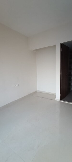 Room in 1 BHK Apartment at Dosti Greater Thane, Kalher – for Rent