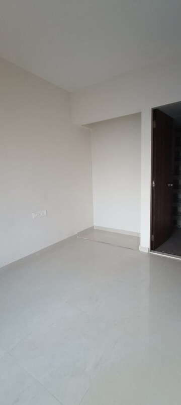 Room in 1 BHK Apartment at Dosti Greater Thane, Kalher – for Rent