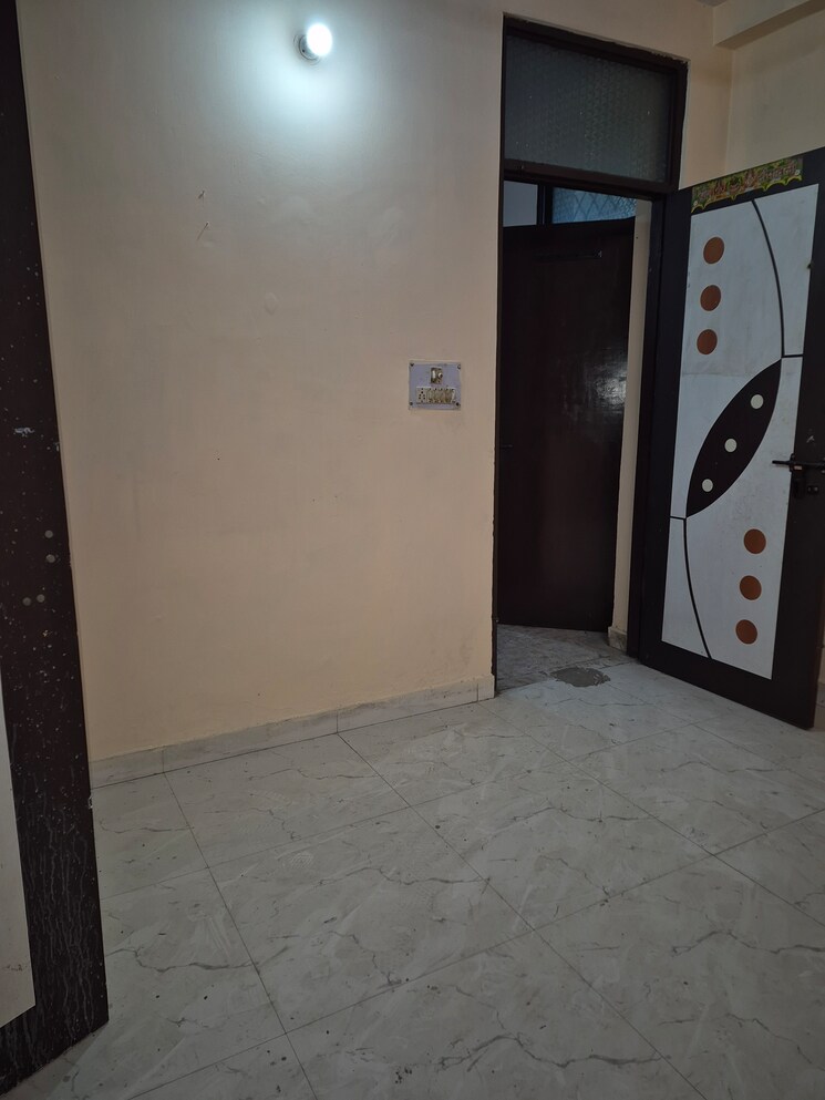 Room, mayur vihar 1.5 Bedroom 400 Sq.Ft. Builder Floor In Mayur Vihar Delhi 9481554