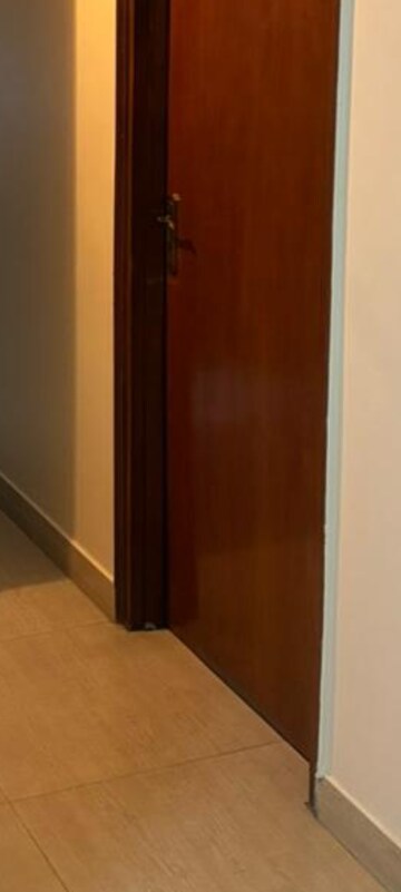 Room in 6 BHK Independent House at RWA Apartments, Sector 31 – for Sale