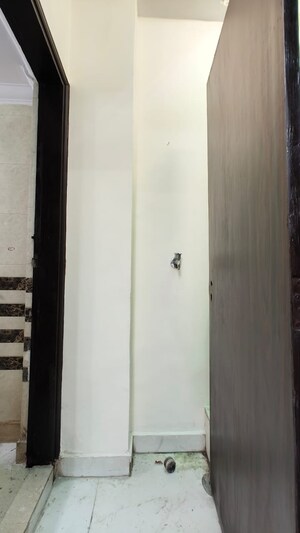 Building Lobby in 1 RK Builder Floor at Govindpuri – for Rent