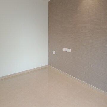 Room in 2 BHK Apartment at Hiranandani Highland, Powai – for Rent