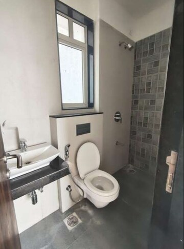 Bathroom in 1.5 BHK Apartment at Sheth Zuri, Laxmi Nagar – for Rent