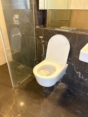 Team Area in 3 BHK Apartment at Lodha Parkside, Worli – for Rent