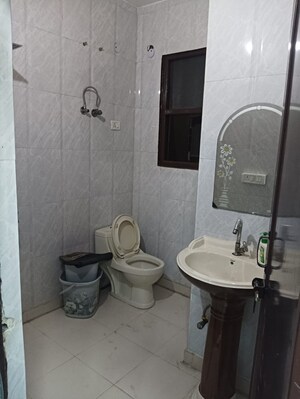 Bathroom in 2.5 BHK Apartment at Mayur Vihar 1 – for Sale