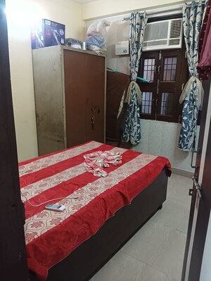 Bedroom in 2.5 BHK Apartment at Mayur Vihar 1 – for Sale