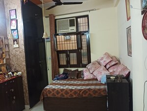 Bedroom in 2.5 BHK Apartment at Mayur Vihar 1 – for Sale