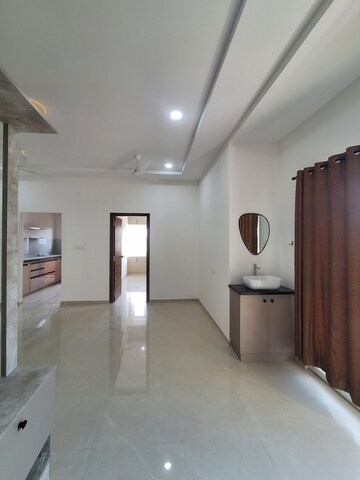 Room in 3 BHK Apartment at Madhapur – for Rent