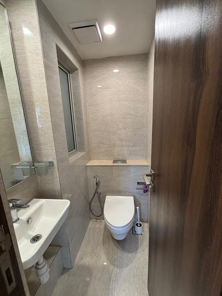 Bathroom, hiranandani-highland 2 Bedroom 594 Sq.Ft. Apartment In Powai Mumbai 9481705