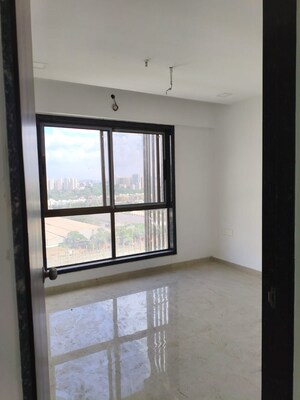Room in 2.5 BHK Apartment at Goregaon West – for Rent