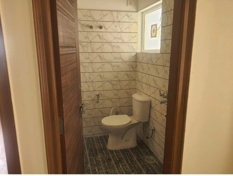 Bathroom, beleghata 2 Bedroom 673 Sq.Ft. Apartment In Beleghata Kolkata 9481712