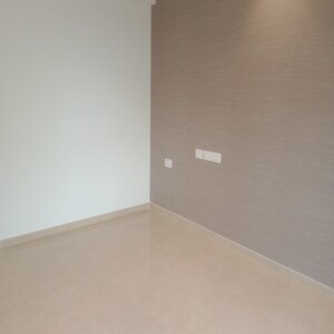 Room in 2 BHK Apartment at Hiranandani Highland, Powai – for Rent