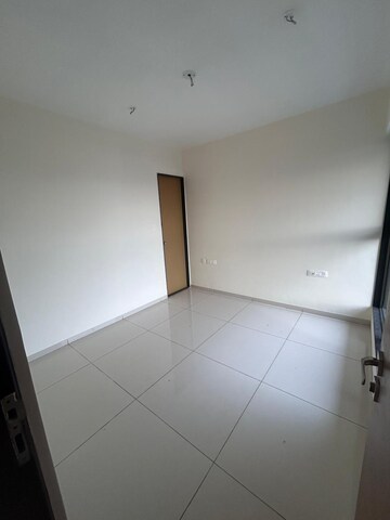 Room in 2 BHK Apartment at Goregaon West – for Rent