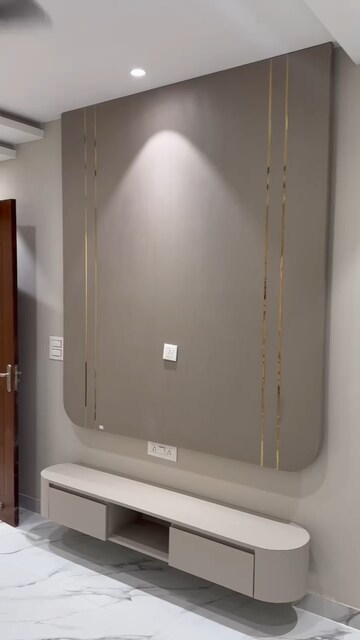 Building Lobby in 3.5 BHK Builder Floor at Parklands, Sector 85 – for Sale