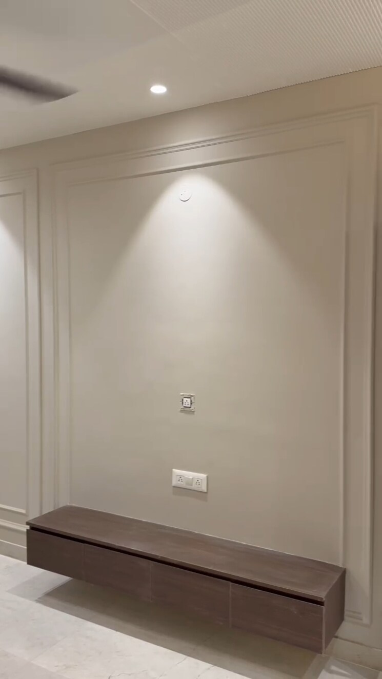 Room, parklands 3.5 Bedroom 250 Sq.Yd. Builder Floor In Sector 85 Faridabad 9481900