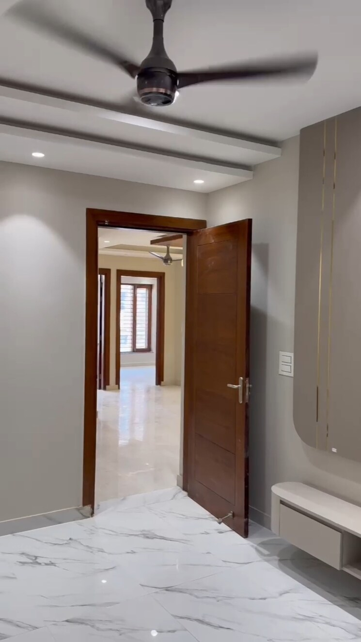 undefined, parklands 3.5 Bedroom 250 Sq.Yd. Builder Floor In Sector 85 Faridabad 9481900