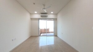 Room in 3 BHK Apartment at Lokhandwala Minerva Mahalaxmi, Mahalaxmi – for Rent