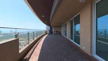 Balcony in 3 BHK Apartment at Lokhandwala Minerva Mahalaxmi, Mahalaxmi – for Rent