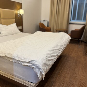 Bedroom in  Pg at Dlf City Phase 3 – for Rent