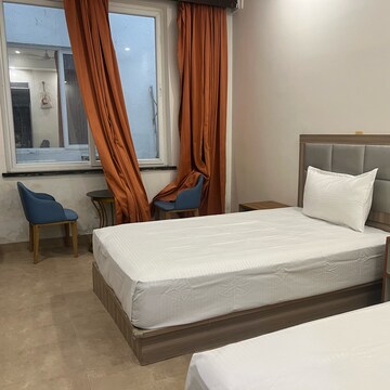 Bedroom in  Pg at Dlf City Phase 3 – for Rent