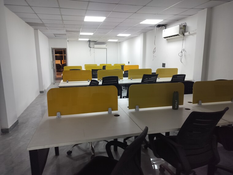Team Area, sector 4 Commercial Office Space 1200 Sq.Ft. In Sector 4 Noida 9481887