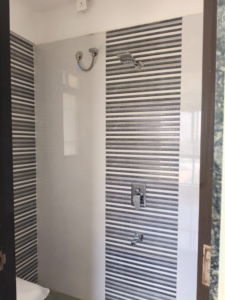 Bathroom, goregaon west 1 Bedroom 350 Sq.Ft. Apartment In Goregaon West Mumbai 9481874