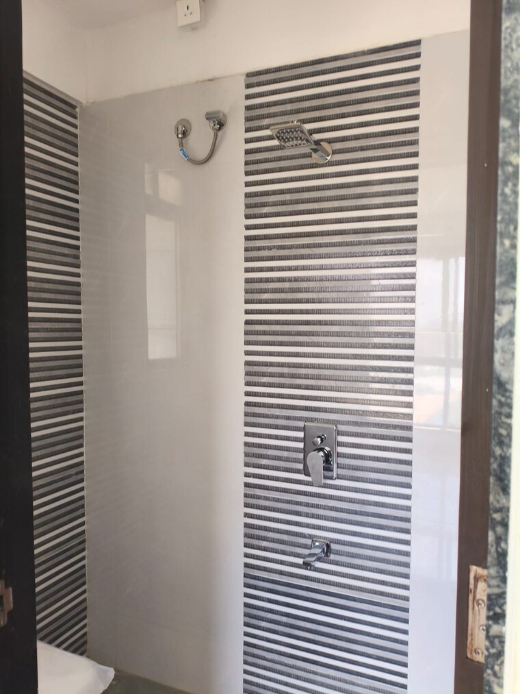 Bathroom, goregaon west 1 Bedroom 350 Sq.Ft. Apartment In Goregaon West Mumbai 9481874