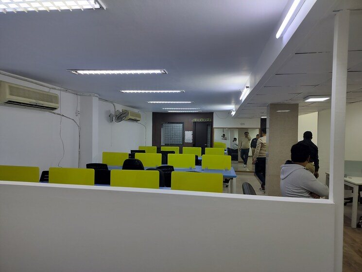 Team Area, sector 16 Commercial Office Space 1500 Sq.Ft. In Sector 16 Noida 9481922