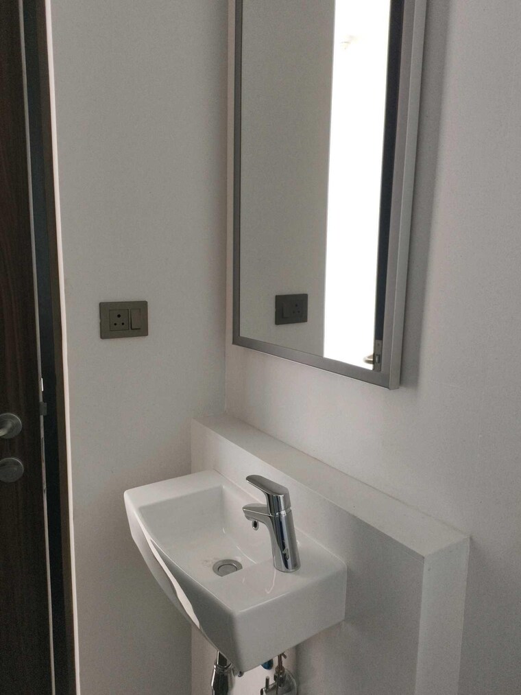 Bathroom, lodha-the-park 3 Bedroom 1109 Sq.Ft. Apartment In Worli Mumbai 9481920