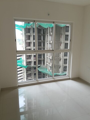 Room in 2 BHK Apartment at Dosti West County Phase 4 Dosti Pine, Balkum Pada – for Rent