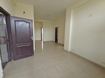 Room in 3 BHK Builder Floor at Aditya World City, Shahpur Bamheta – for Sale