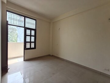 Room in 3 BHK Builder Floor at Aditya World City, Shahpur Bamheta – for Sale